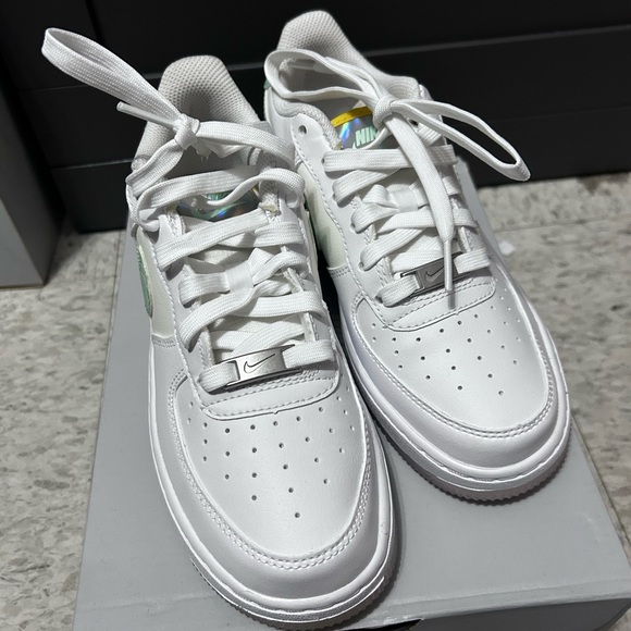 KIDS NIKE AIR FORCES LV8 (GS) White/Mint Foam-White-Phantom - Picture 5 of 6
